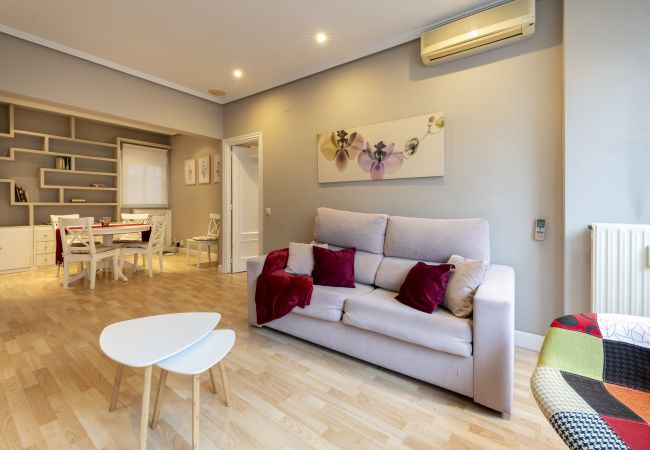 Apartamento em Madrid - Cozy Apartment Madrid. Bº SALAMANCA, IFEMA. AEROPUERTO. 2 ROOMS- 6 PAX - ELEVATOR .Temporal Apartamento em Madrid - Cozy Apartment Madrid. Bº SALAMANCA, IFEMA. AEROPUERTO. 2 ROOMS- 6 PAX - ELEVATOR .Temporal