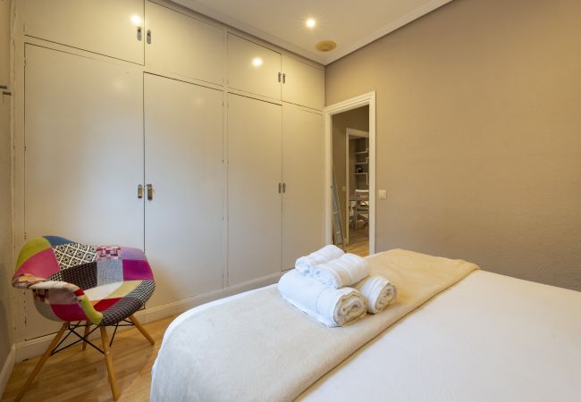 Apartamento em Madrid - Cozy Apartment Madrid. Bº SALAMANCA, IFEMA. AEROPUERTO. 2 ROOMS- 6 PAX - ELEVATOR .Temporal Apartamento em Madrid - Cozy Apartment Madrid. Bº SALAMANCA, IFEMA. AEROPUERTO. 2 ROOMS- 6 PAX - ELEVATOR .Temporal