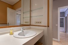 Apartamento em Madrid - Cozy Apartment Madrid. Bº SALAMANCA, IFEMA. AEROPUERTO. 2 ROOMS- 6 PAX - ELEVATOR