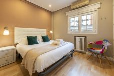 Apartamento em Madrid - Cozy Apartment Madrid. Bº SALAMANCA, IFEMA. AEROPUERTO. 2 ROOMS- 6 PAX - ELEVATOR