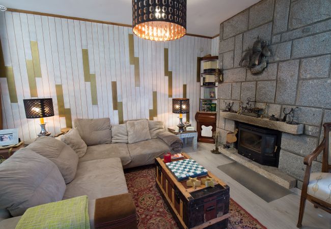 Chalé em Manzanares el Real - Chalet Urbanización La Ponderosa - Sierra Madrid Chalé em Manzanares el Real - Chalet Urbanización La Ponderosa - Sierra Madrid