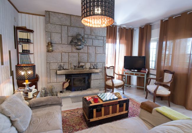 Chalé em Manzanares el Real - Chalet Urbanización La Ponderosa - Sierra Madrid Chalé em Manzanares el Real - Chalet Urbanización La Ponderosa - Sierra Madrid