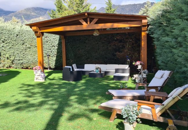 Chalé em Manzanares el Real - Chalet Urbanización La Ponderosa - Sierra Madrid Chalé em Manzanares el Real - Chalet Urbanización La Ponderosa - Sierra Madrid