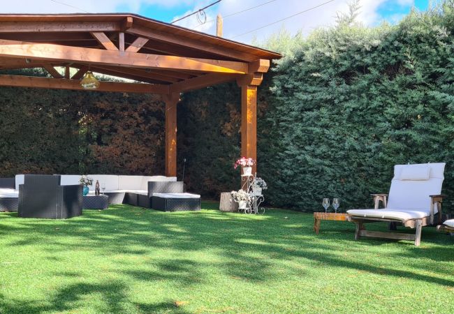 Chalé em Manzanares el Real - Chalet Urbanización La Ponderosa - Sierra Madrid Chalé em Manzanares el Real - Chalet Urbanización La Ponderosa - Sierra Madrid