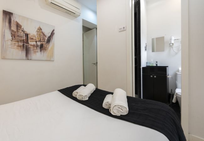 Apartamento em Madrid - Modern Madrid Downtown Puerta Del Sol M (PRE3B) Apartamento em Madrid - Modern Madrid Downtown Puerta Del Sol M (PRE3B)