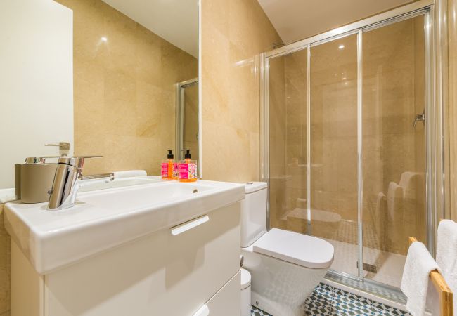 Apartamento em Madrid -  BIG Apartment Downtown Madrid Malasaña M (MAL27) Apartamento em Madrid -  BIG Apartment Downtown Madrid Malasaña M (MAL27)