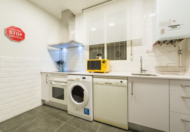 Apartamento em Madrid -  BIG Apartment Downtown Madrid Malasaña M (MAL27) Apartamento em Madrid -  BIG Apartment Downtown Madrid Malasaña M (MAL27)