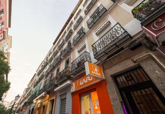 Apartamento em Madrid -  BIG Apartment Downtown Madrid Malasaña M (MAL27) Apartamento em Madrid -  BIG Apartment Downtown Madrid Malasaña M (MAL27)