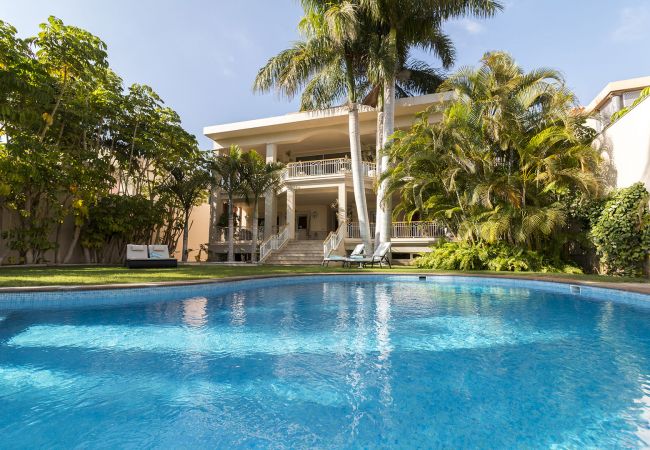 Vila em Arona - Villa Solaris Privé