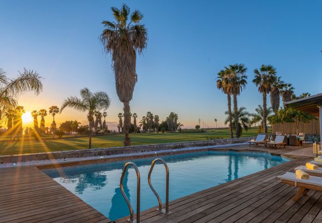 Vila em Adeje - Villa Sunset Golf Retreat