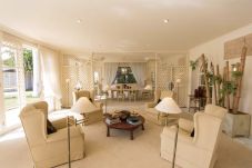 Villa em San Bartolomé de Tirajana - Sunset Luxe Retreat