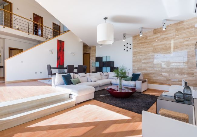 Villa em Santa Cruz de Tenerife - Villa con vistas al mar, piscina,  Gym, Cine  - HomeForGuest Villa em Santa Cruz de Tenerife - Villa con vistas al mar, piscina,  Gym, Cine  - HomeForGuest