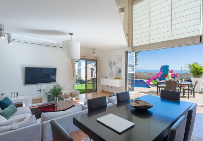 Villa em Santa Cruz de Tenerife - Villa con vistas al mar, piscina,  Gym, Cine  - HomeForGuest Villa em Santa Cruz de Tenerife - Villa con vistas al mar, piscina,  Gym, Cine  - HomeForGuest