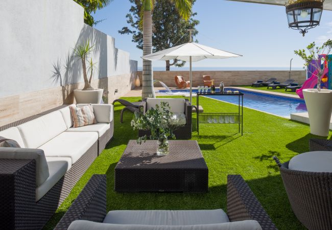 Villa em Santa Cruz de Tenerife - Villa con vistas al mar, piscina,  Gym, Cine  - HomeForGuest Villa em Santa Cruz de Tenerife - Villa con vistas al mar, piscina,  Gym, Cine  - HomeForGuest