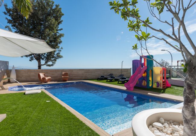 Villa em Santa Cruz de Tenerife - Villa con vistas al mar, piscina,  Gym, Cine  - HomeForGuest Villa em Santa Cruz de Tenerife - Villa con vistas al mar, piscina,  Gym, Cine  - HomeForGuest