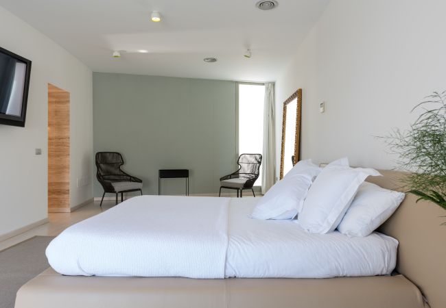 Villa em Santa Cruz de Tenerife - Villa con vistas al mar, piscina,  Gym, Cine  - HomeForGuest Villa em Santa Cruz de Tenerife - Villa con vistas al mar, piscina,  Gym, Cine  - HomeForGuest
