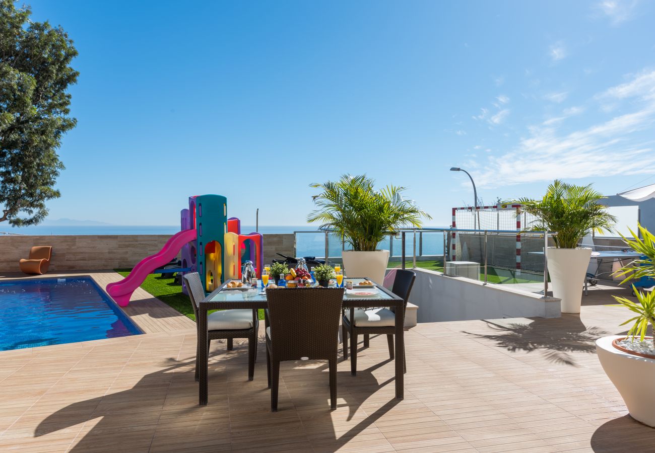 Villa em Santa Cruz de Tenerife - Villa con vistas al mar, piscina,  Gym, Cine  - HomeForGuest Villa em Santa Cruz de Tenerife - Villa con vistas al mar, piscina,  Gym, Cine  - HomeForGuest