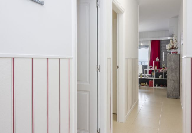 Apartamento em Bajamar - HomeForGuest APT CON VISTAS MAR, BARBACOA, GIMNASIO Apartamento em Bajamar - HomeForGuest APT CON VISTAS MAR, BARBACOA, GIMNASIO