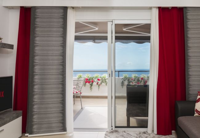 Apartamento em Bajamar - HomeForGuest APT CON VISTAS MAR, BARBACOA, GIMNASIO Apartamento em Bajamar - HomeForGuest APT CON VISTAS MAR, BARBACOA, GIMNASIO