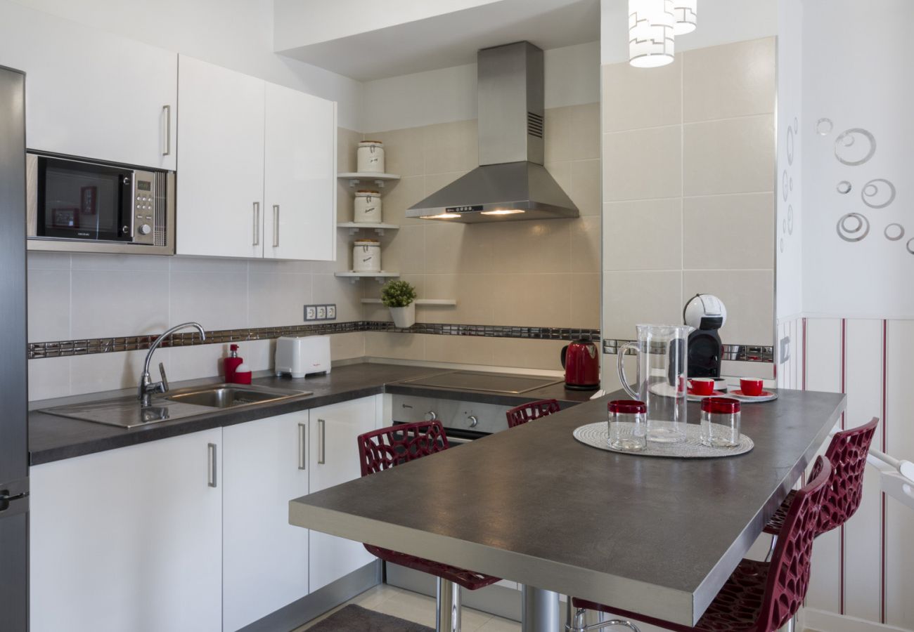 Apartamento em Bajamar - HomeForGuest APT CON VISTAS MAR, BARBACOA, GIMNASIO Apartamento em Bajamar - HomeForGuest APT CON VISTAS MAR, BARBACOA, GIMNASIO