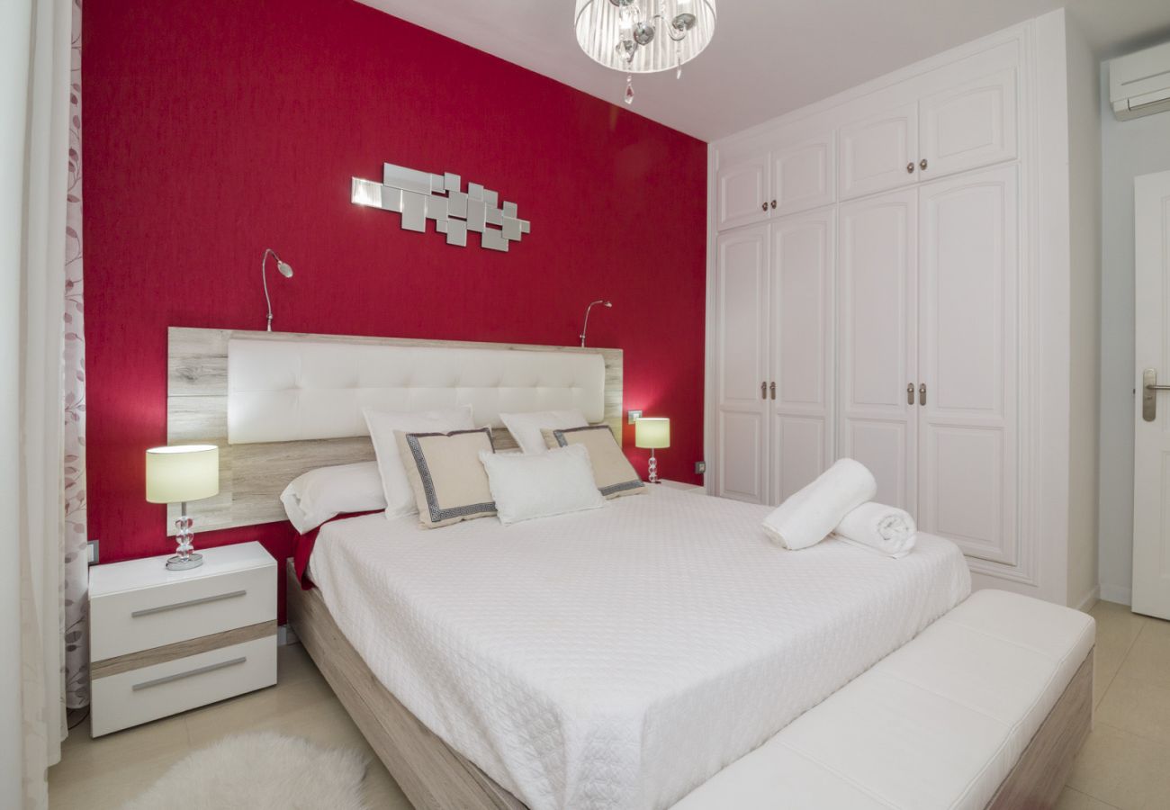 Apartamento em Bajamar - HomeForGuest APT CON VISTAS MAR, BARBACOA, GIMNASIO Apartamento em Bajamar - HomeForGuest APT CON VISTAS MAR, BARBACOA, GIMNASIO