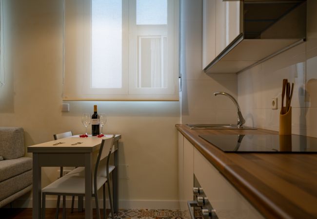 Apartamento em Madrid - Apartment Downtown Madrid Chueca-Malasaña, 1 Room, 4 pax Apartamento em Madrid - Apartment Downtown Madrid Chueca-Malasaña, 1 Room, 4 pax
