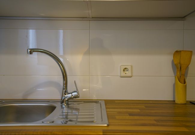 Apartamento em Madrid - Apartment Downtown Madrid Chueca-Malasaña, 1 Room, 4 pax Apartamento em Madrid - Apartment Downtown Madrid Chueca-Malasaña, 1 Room, 4 pax
