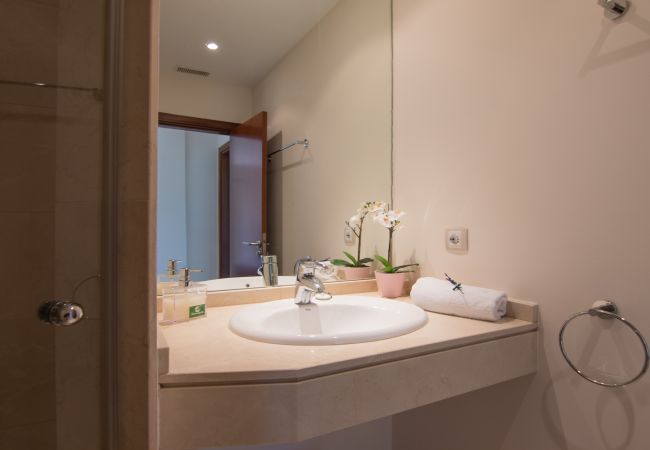 Villa em San Bartolomé de Tirajana - HomeForGuest Salobre Golf Villa, piscina, wifi, vistas impresionantes Villa em San Bartolomé de Tirajana - HomeForGuest Salobre Golf Villa, piscina, wifi, vistas impresionantes