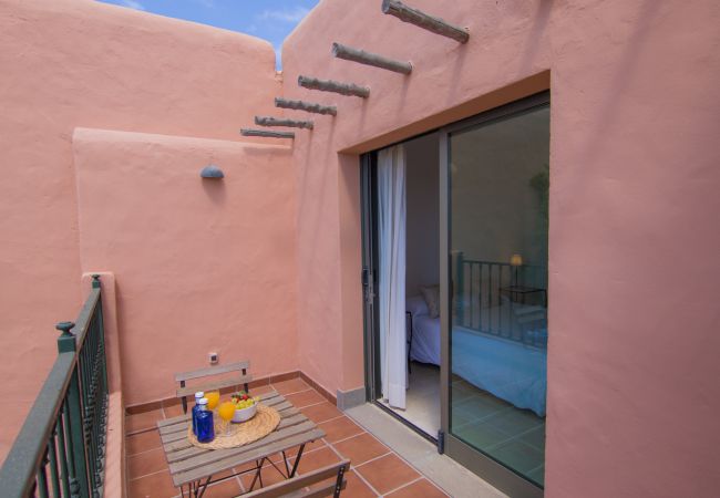 Villa em San Bartolomé de Tirajana - HomeForGuest Salobre Golf Villa, piscina, wifi, vistas impresionantes Villa em San Bartolomé de Tirajana - HomeForGuest Salobre Golf Villa, piscina, wifi, vistas impresionantes