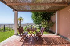 Villa em San Bartolomé de Tirajana - HomeForGuest Salobre Golf Villa, piscina, wifi, vistas impresionantes