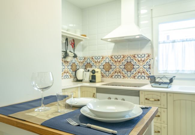 Apartamento em Madrid - FREE WiFi Apartment Vallecas-Albufera-Pedro Laborde M (SDM21) Apartamento em Madrid - FREE WiFi Apartment Vallecas-Albufera-Pedro Laborde M (SDM21)