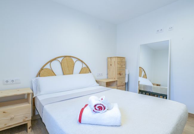 Apartamento em Madrid - FREE WiFi Apartment Vallecas-Albufera-Pedro Laborde M (SDM21) Apartamento em Madrid - FREE WiFi Apartment Vallecas-Albufera-Pedro Laborde M (SDM21)