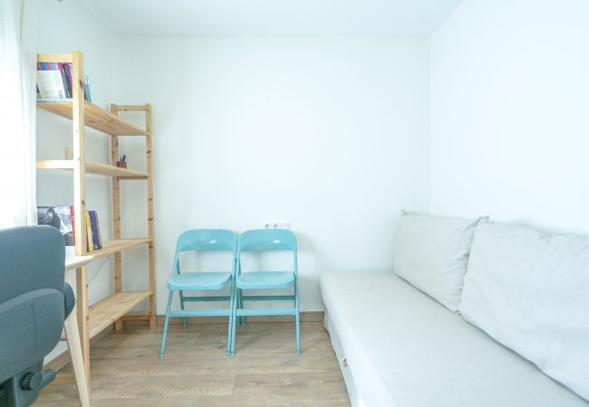 Apartamento em Madrid - FREE WiFi Apartment Vallecas-Albufera-Pedro Laborde M (SDM21) Apartamento em Madrid - FREE WiFi Apartment Vallecas-Albufera-Pedro Laborde M (SDM21)