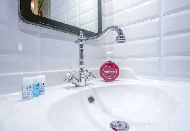 Apartamento em Madrid - FREE WiFi Apartment Vallecas-Albufera-Pedro Laborde M (SDM21) Apartamento em Madrid - FREE WiFi Apartment Vallecas-Albufera-Pedro Laborde M (SDM21)