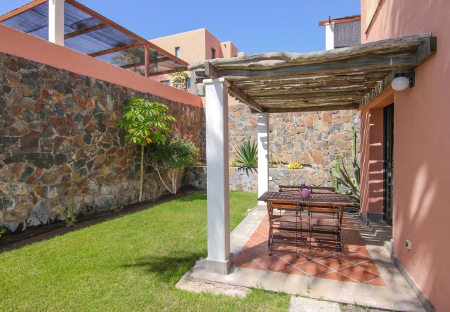 Villa em San Bartolomé de Tirajana - HomeForGuest Salobre Villa, 5PAX, WIFI, POOL, GREAT VIEWS  Villa em San Bartolomé de Tirajana - HomeForGuest Salobre Villa, 5PAX, WIFI, POOL, GREAT VIEWS