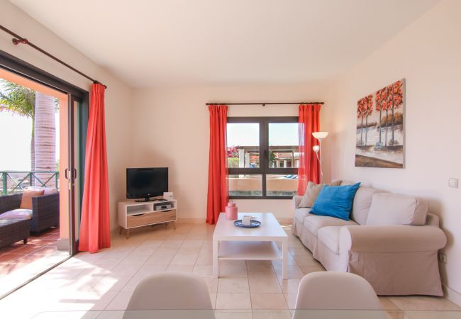 Villa em San Bartolomé de Tirajana - HomeForGuest Salobre Villa, 5PAX, WIFI, POOL, GREAT VIEWS  Villa em San Bartolomé de Tirajana - HomeForGuest Salobre Villa, 5PAX, WIFI, POOL, GREAT VIEWS