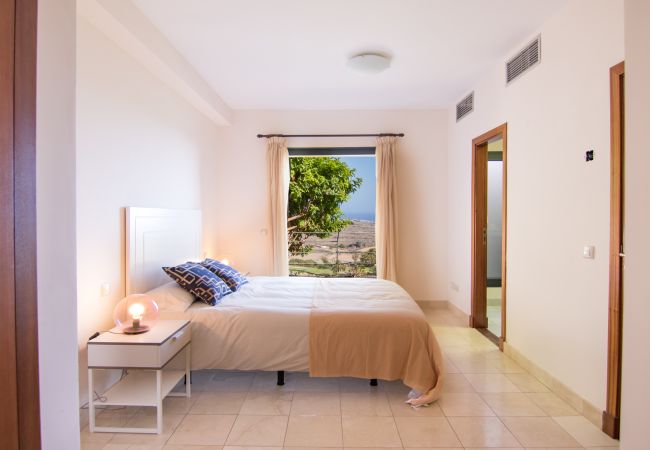 Villa em San Bartolomé de Tirajana - HomeForGuest Salobre Villa, 5PAX, WIFI, POOL, GREAT VIEWS  Villa em San Bartolomé de Tirajana - HomeForGuest Salobre Villa, 5PAX, WIFI, POOL, GREAT VIEWS