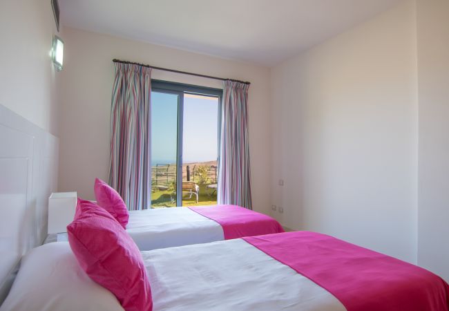 Villa em San Bartolomé de Tirajana - HomeForGuest Salobre Villa, 5PAX, WIFI, POOL, GREAT VIEWS  Villa em San Bartolomé de Tirajana - HomeForGuest Salobre Villa, 5PAX, WIFI, POOL, GREAT VIEWS