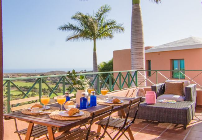 Villa em San Bartolomé de Tirajana - HomeForGuest Salobre Villa, 5PAX, WIFI, POOL, GREAT VIEWS  Villa em San Bartolomé de Tirajana - HomeForGuest Salobre Villa, 5PAX, WIFI, POOL, GREAT VIEWS