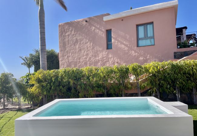 Villa em San Bartolomé de Tirajana - HomeForGuest Salobre Villa, 5PAX, WIFI, POOL, GREAT VIEWS  Villa em San Bartolomé de Tirajana - HomeForGuest Salobre Villa, 5PAX, WIFI, POOL, GREAT VIEWS