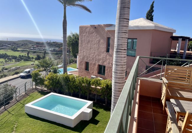 Villa em San Bartolomé de Tirajana - HomeForGuest Salobre Villa, 5PAX, WIFI, POOL, GREAT VIEWS  Villa em San Bartolomé de Tirajana - HomeForGuest Salobre Villa, 5PAX, WIFI, POOL, GREAT VIEWS