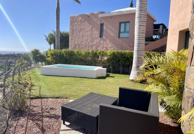 Villa em San Bartolomé de Tirajana - HomeForGuest Salobre Villa, 5PAX, WIFI, POOL, GREAT VIEWS  Villa em San Bartolomé de Tirajana - HomeForGuest Salobre Villa, 5PAX, WIFI, POOL, GREAT VIEWS