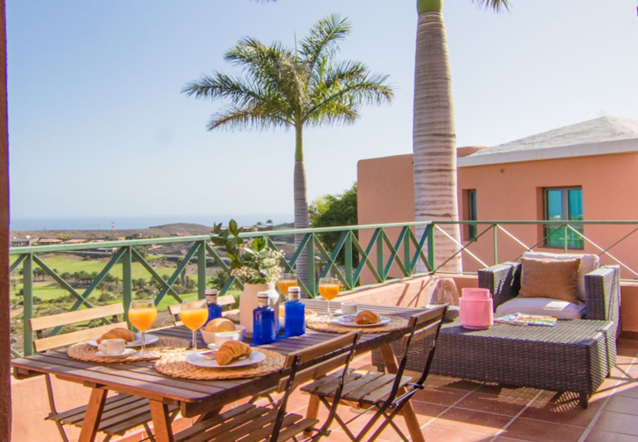Villa em San Bartolomé de Tirajana - HomeForGuest Salobre Villa, 5PAX, WIFI, POOL, GREAT VIEWS  Villa em San Bartolomé de Tirajana - HomeForGuest Salobre Villa, 5PAX, WIFI, POOL, GREAT VIEWS