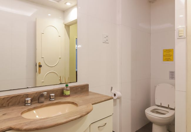 Apartamento em Rio de Janeiro - 2 minutos da praia de copacabana | A306 Apartamento em Rio de Janeiro - 2 minutos da praia de copacabana | A306