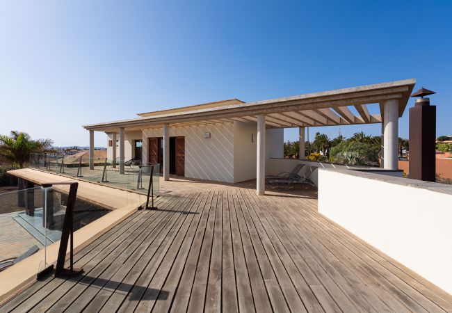 Villa em Antigua - Fuerteventura - HomeForGuest Casa Atlanntes: piscina climatizada, jardín de 4000m² - HomeForGuest  Villa em Antigua - Fuerteventura - HomeForGuest Casa Atlanntes: piscina climatizada, jardín de 4000m² - HomeForGuest