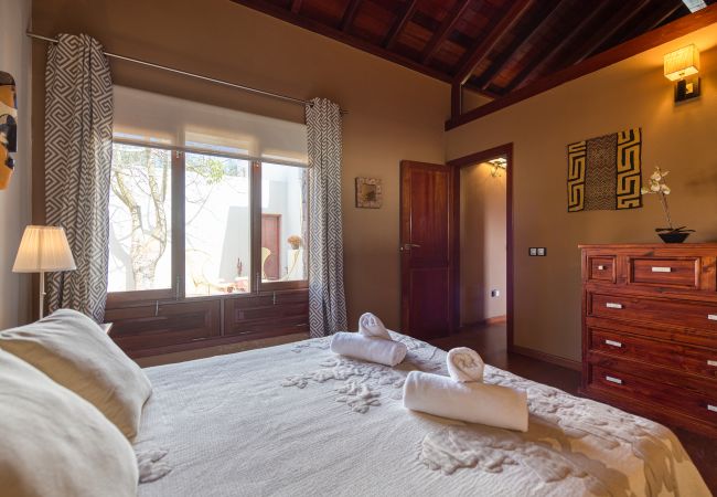 Villa em Antigua - Fuerteventura - HomeForGuest Casa Atlanntes: piscina climatizada, jardín de 4000m² - HomeForGuest  Villa em Antigua - Fuerteventura - HomeForGuest Casa Atlanntes: piscina climatizada, jardín de 4000m² - HomeForGuest