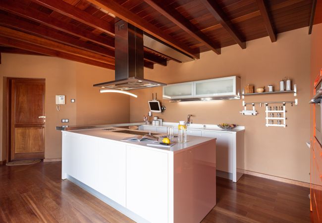 Villa em Antigua - Fuerteventura - HomeForGuest Casa Atlanntes: piscina climatizada, jardín de 4000m² - HomeForGuest  Villa em Antigua - Fuerteventura - HomeForGuest Casa Atlanntes: piscina climatizada, jardín de 4000m² - HomeForGuest