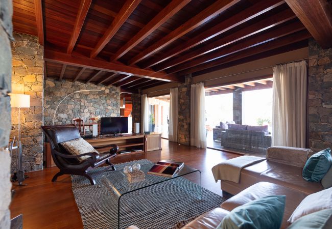 Villa em Antigua - Fuerteventura - HomeForGuest Casa Atlanntes: piscina climatizada, jardín de 4000m² - HomeForGuest  Villa em Antigua - Fuerteventura - HomeForGuest Casa Atlanntes: piscina climatizada, jardín de 4000m² - HomeForGuest