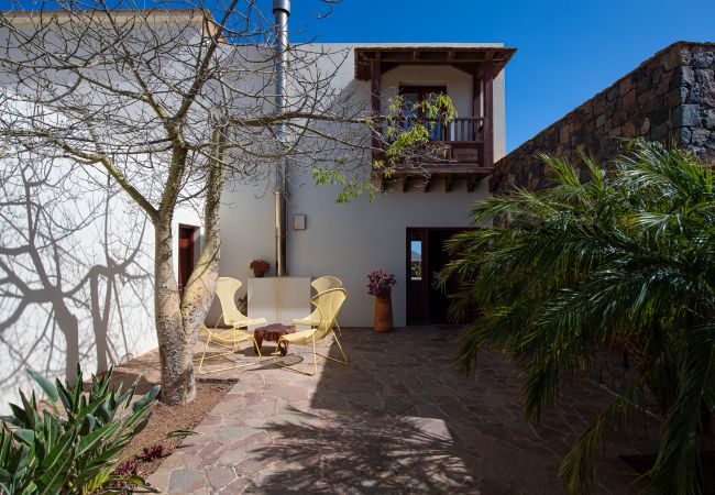 Villa em Antigua - Fuerteventura - HomeForGuest Casa Atlanntes: piscina climatizada, jardín de 4000m² - HomeForGuest  Villa em Antigua - Fuerteventura - HomeForGuest Casa Atlanntes: piscina climatizada, jardín de 4000m² - HomeForGuest