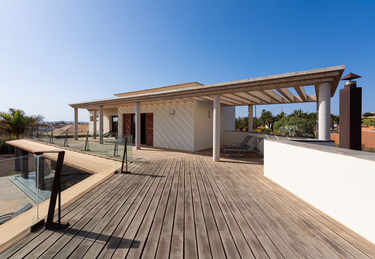 Villa em Antigua - Fuerteventura - HomeForGuest Casa Atlanntes: piscina climatizada, jardín de 4000m² - HomeForGuest  Villa em Antigua - Fuerteventura - HomeForGuest Casa Atlanntes: piscina climatizada, jardín de 4000m² - HomeForGuest